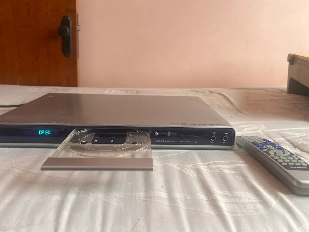 Karaokê DVD gradiente com 2 microfones - Foto 3