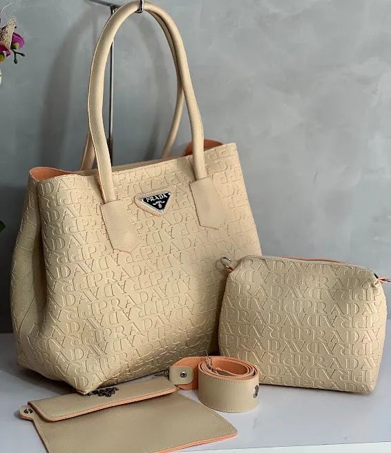 Bolsa Prada Sacola Frequenciada Abotoador interno Kit 3 Peças - Foto 4