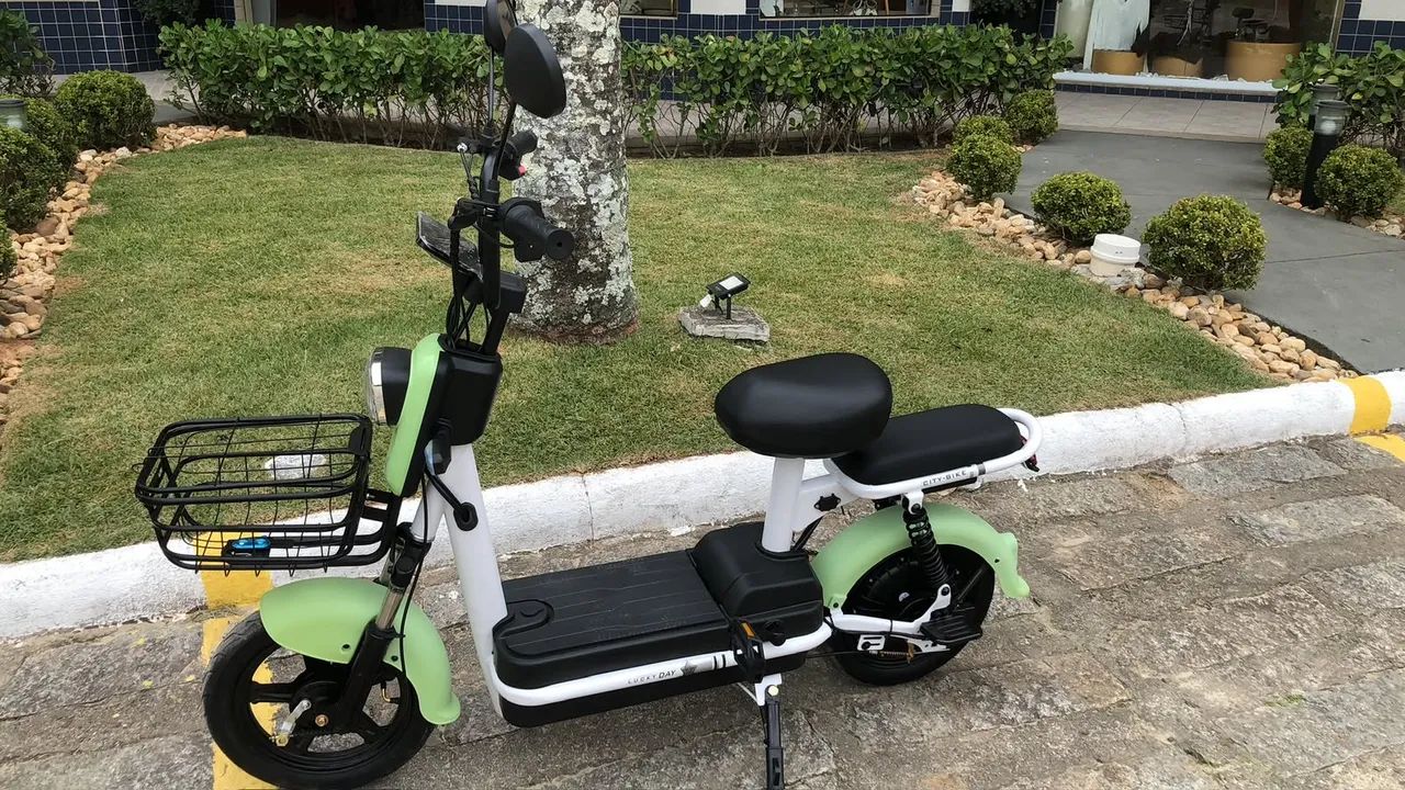 Bicicleta elétrica scooter nova