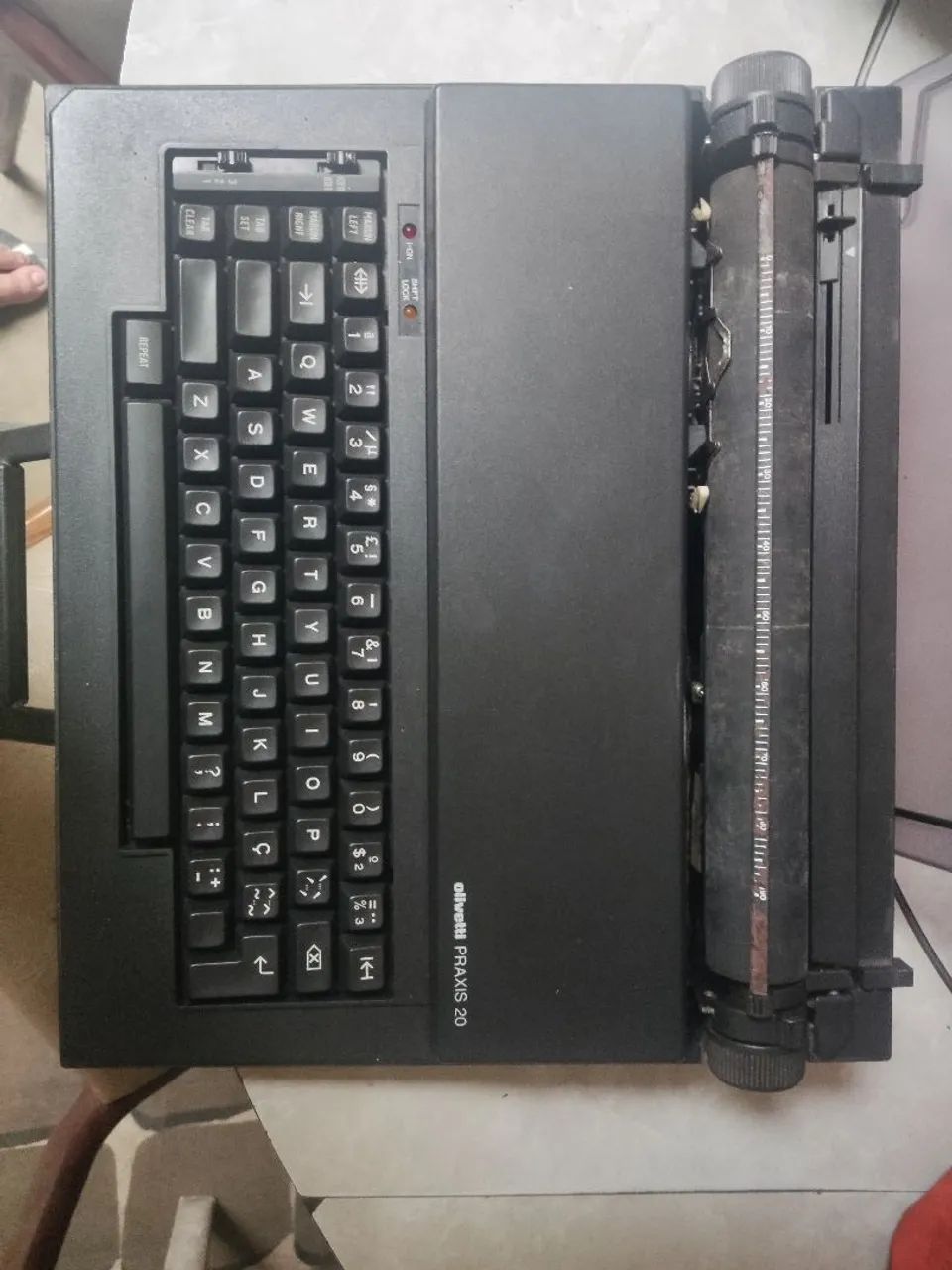 Máquina de escrever Olivetti praxis 20 - Foto 2