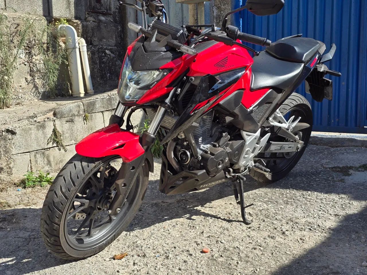 CB 300 F - Foto 2