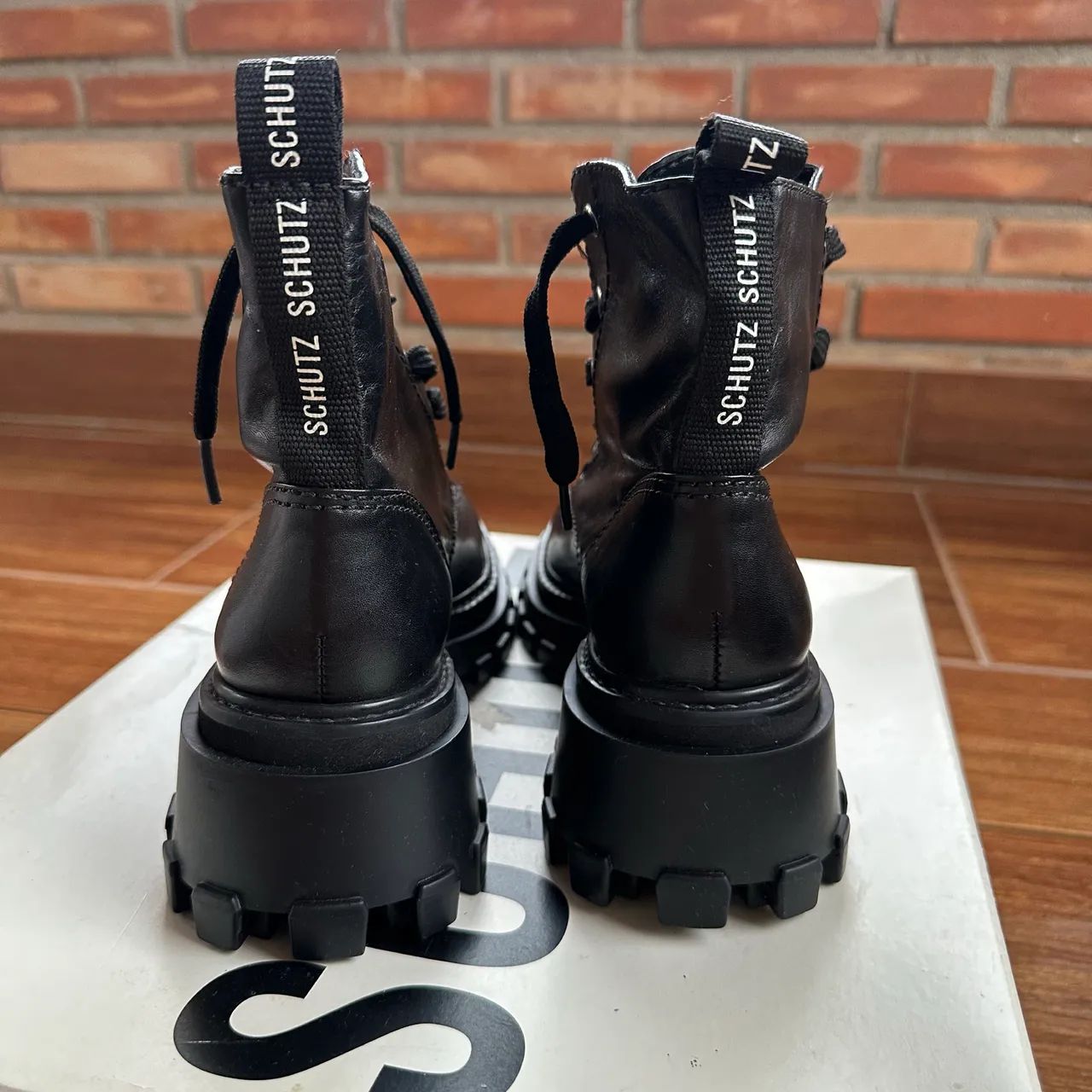 Bota tratorada Schutz  - Foto 2