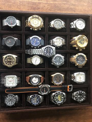 Vendo caixa completa de relógio