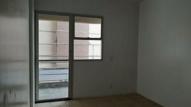Kitnetão com Garagem e Sacada-Centro-Alugo - Foto 7