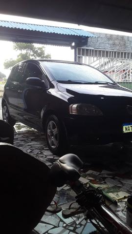 Vendo um fox 1.6 quatro portas completo em dias
