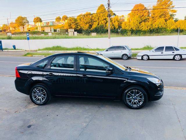 Ford focus sedan guia tooop de linha - Foto 4
