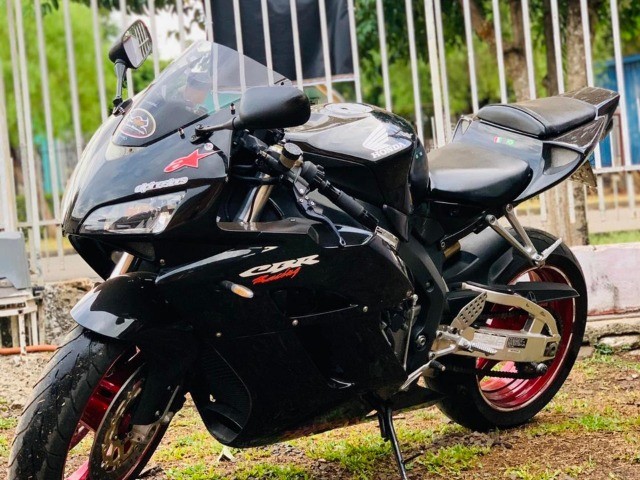HONDA CBR 1000RR