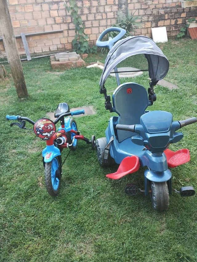 Triciclo Motinha Infantil com Capota Azul Passeio e Pedal Bel em