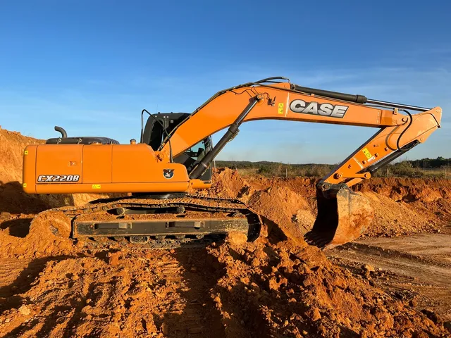 Escavadeira Case CX220B 2011 em estado de novo!
