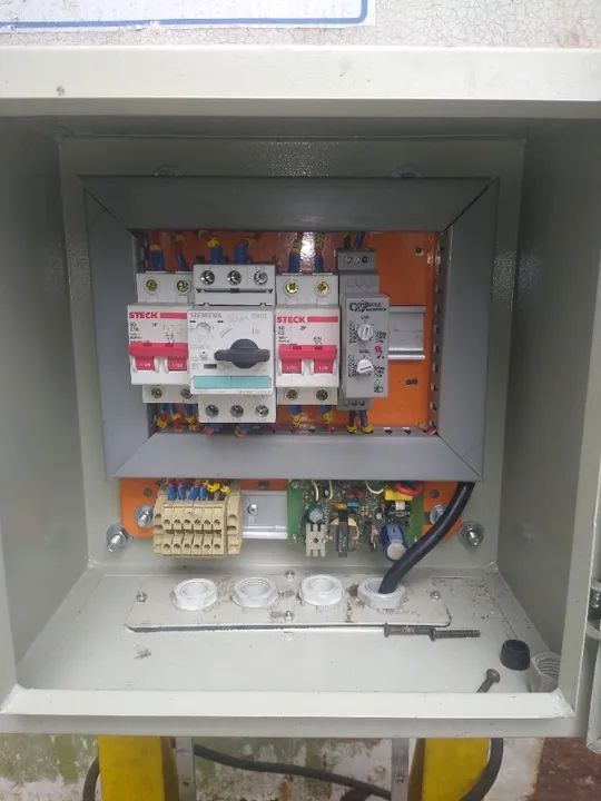 Painel de comandos elétricos quadro pequeno para retirada de componentes ou reutilização - Foto 4
