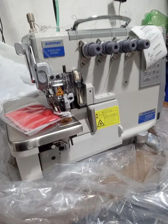 Máquina de Overlock Industrial ponto cadeia-  Simmer