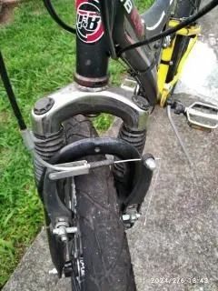 Bicicleta 21marchas com suspensão pneus novos.bicicleta usada em estado de nova... - Foto 5