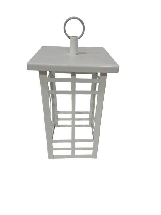 Lanterna decorativa, rústica, artesanal.