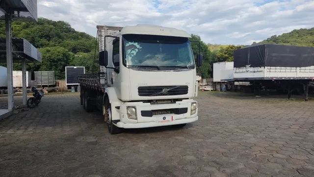 Volvo Vm 260 6x2 R, Ano 2010/2011, Coarroceria, Branco - Foto 2