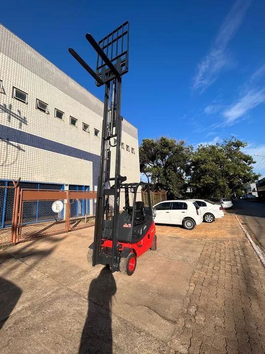 Locação de empilhadeira H20 triplex - Foto 4
