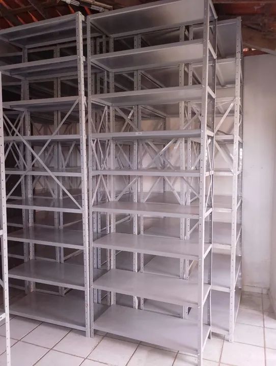 Estantes semi novas p estoque 480 a unidade  - Foto 5