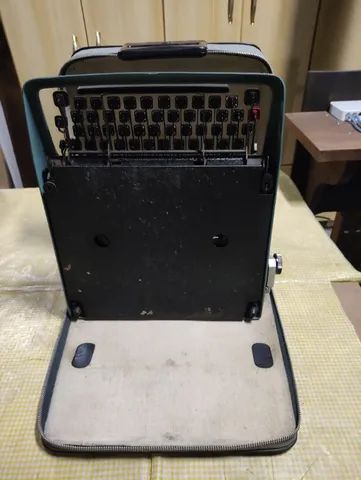 Máquina de escrever Olivetti Lettera 32 - Foto 3