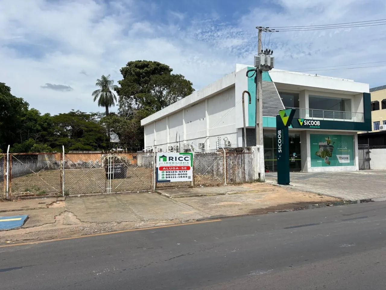 Aluga-se terreno com 800m2 lado da sombra no centro em frente ao hospital coronel Mota.