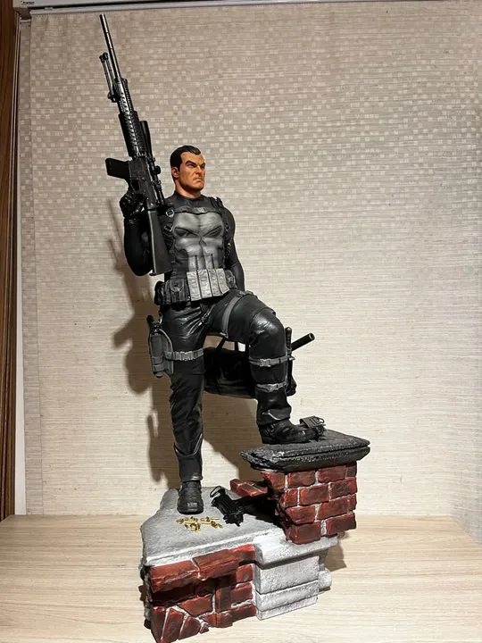 Estátua Justiceiro The Punisher Iron Studios Legacy Replica 1/4 - Foto 3