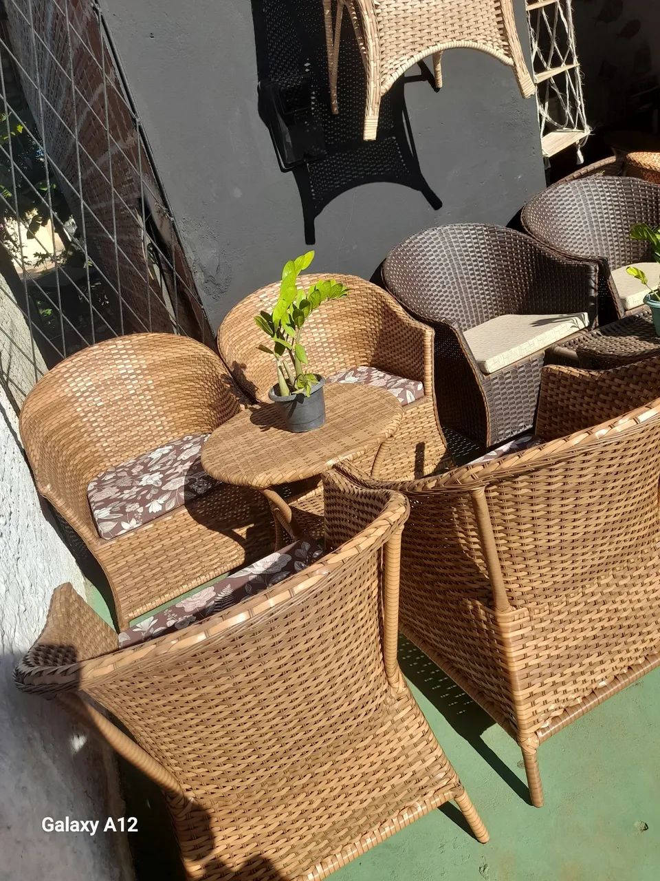 Conjunto de Cadeiras e Mesa de Fibra Sintética