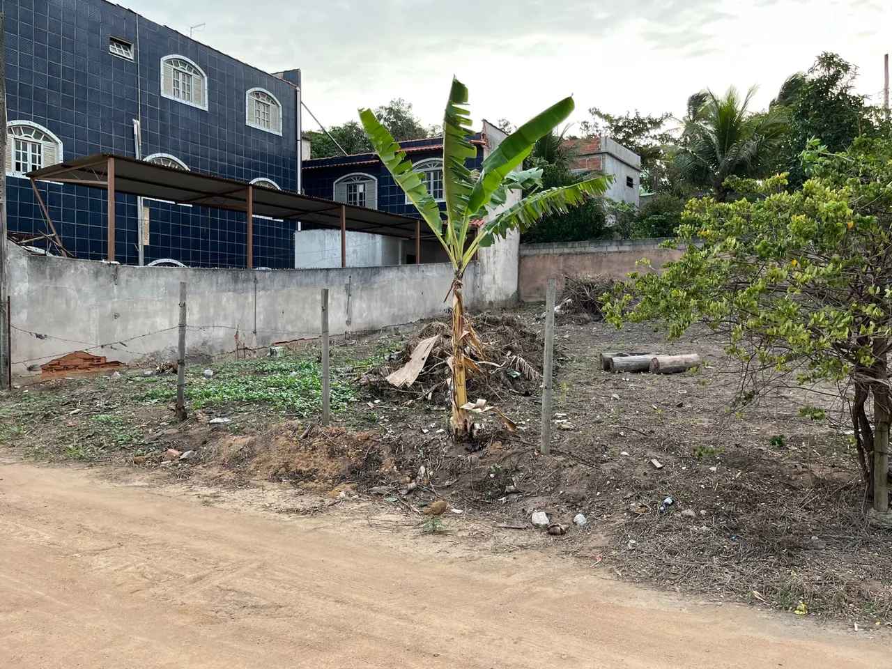 Terreno 220m2 ESCRITURADO a 2 Minutos da praia