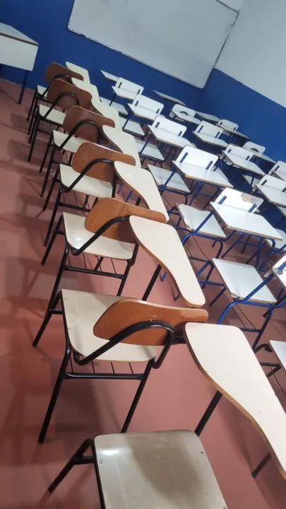 Cadeiras Universitárias - Foto 5