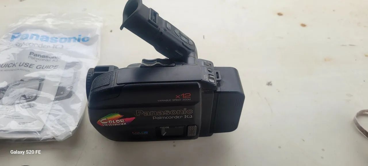Filmadora Panasonic Palmcorder IQ - X12 Zoom