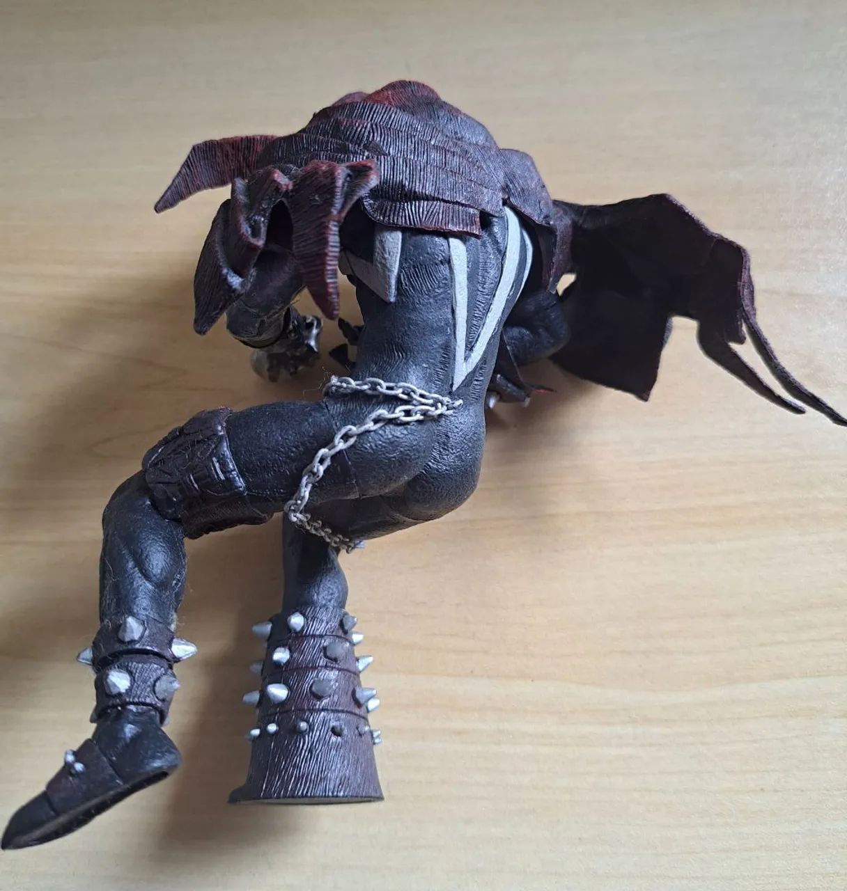 Figura Spawn no trono McFarlane originail  - Foto 6