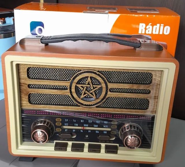Radio Retro Com Bluetooth /USB/Radio AM E FM Recarregável 
