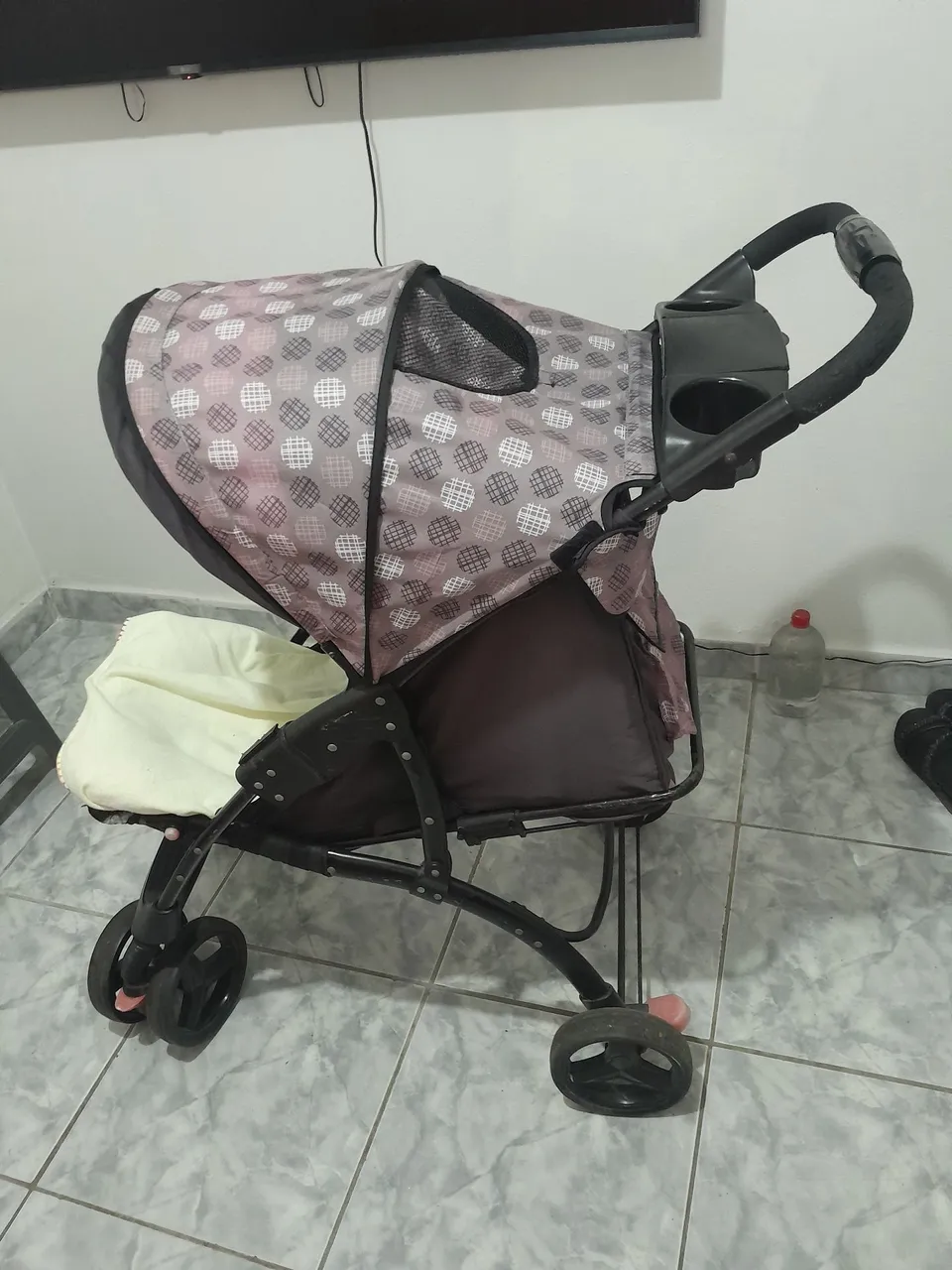 Carrinho de bebê confortável e prático