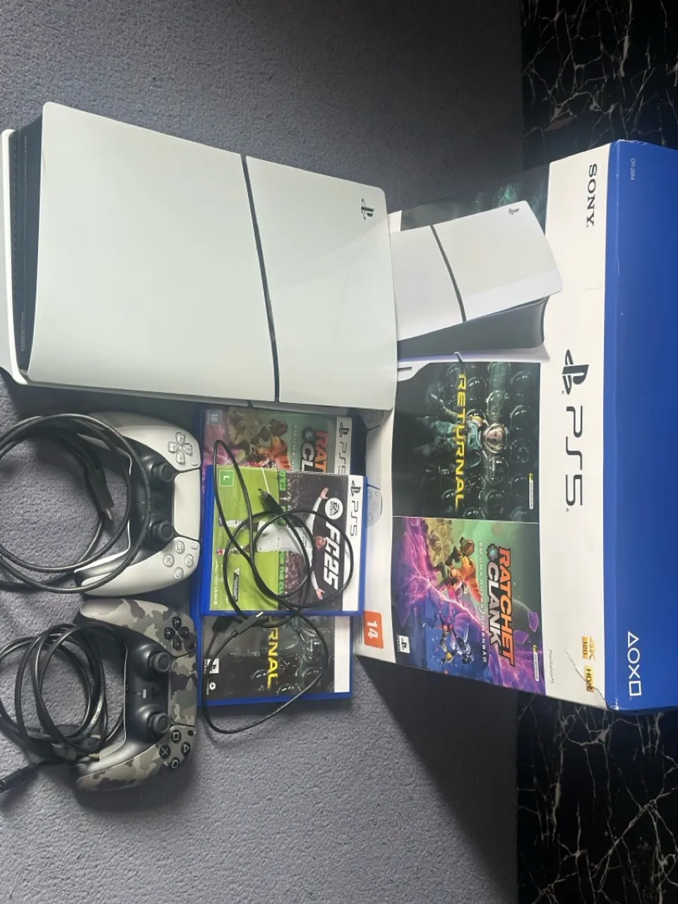 PlayStation 5 (PS5) com Jogos e 2 Controles