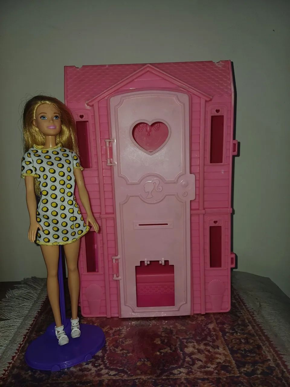 Casa da Barbie com 1 Barbie. 