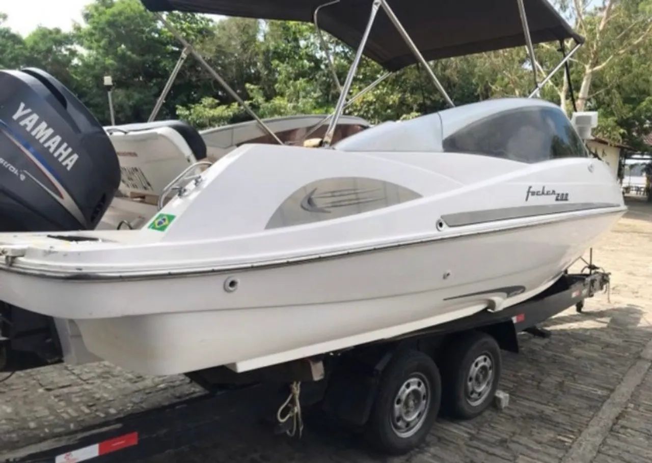 LANCHA FICKER 200