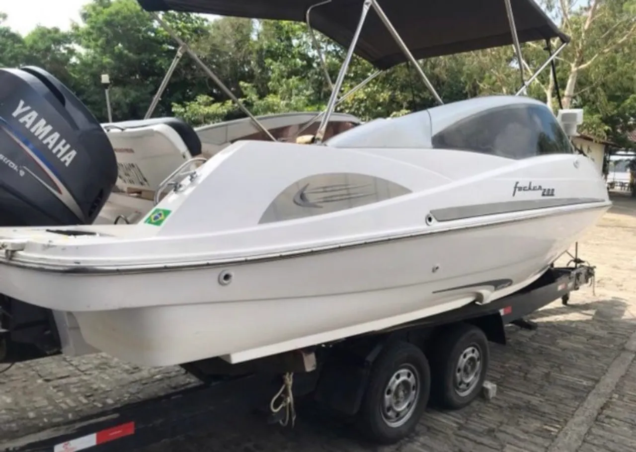 LANCHA FICKER 200