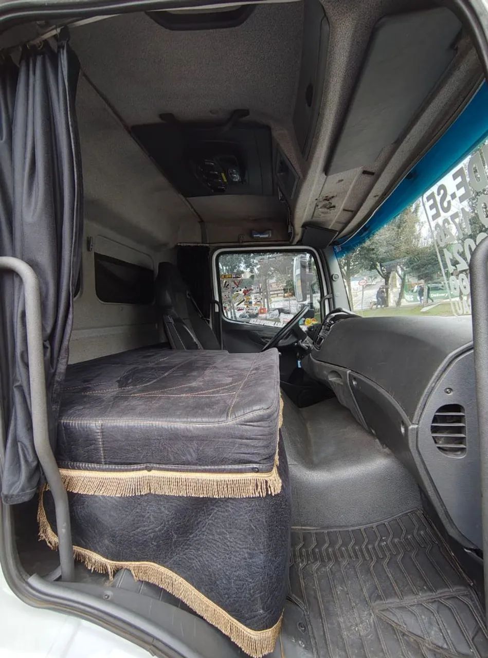 Atego 1726 6x2 ano 2021 - Foto 11