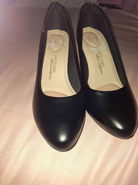 Sapatos de salto alto pretos - Foto 3