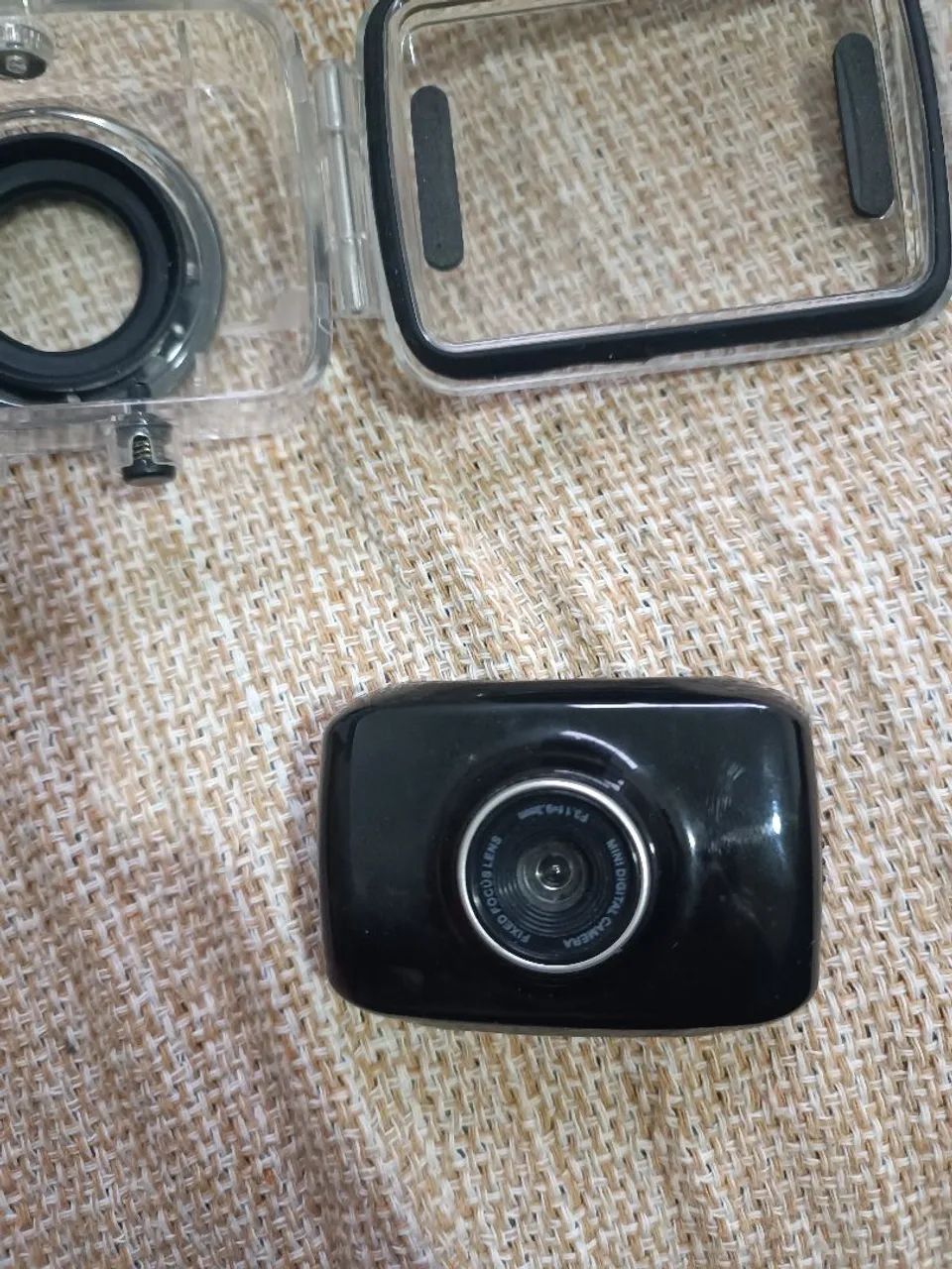 Mini Câmera Digital com Lente de Foco Fixo 