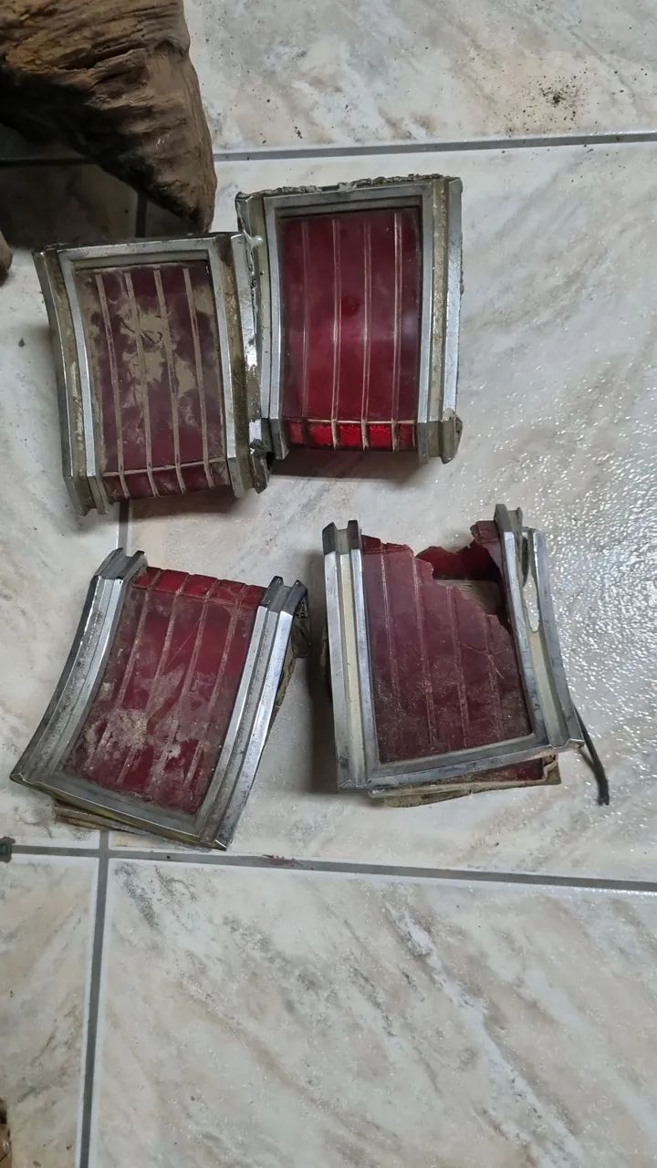 Vendo peças de opala e antigos 