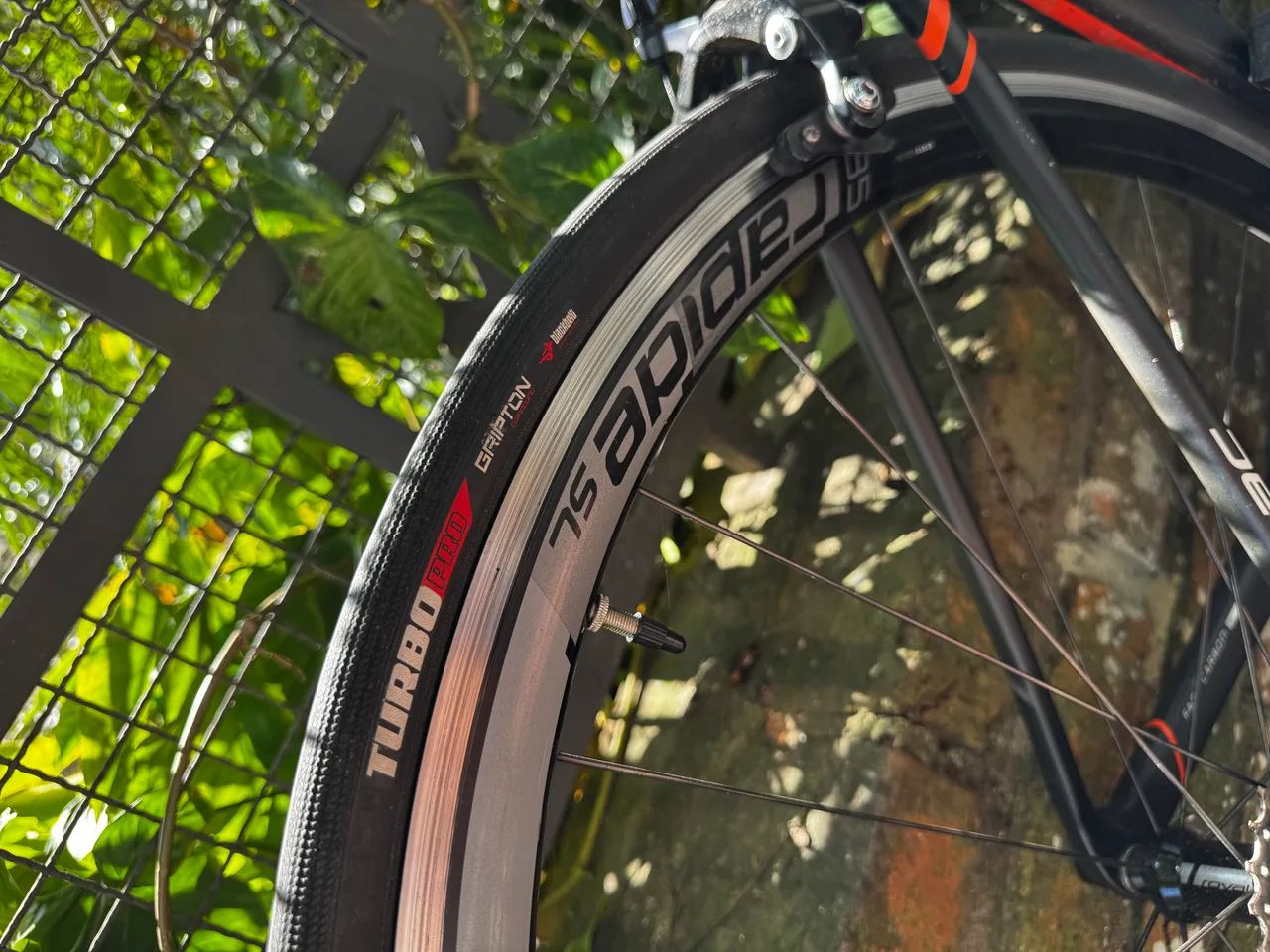 Bicicleta Speed Road Specialized Tarmac SL4 tamanho 54 Shimano Ultegra Di2 11v - Foto 2