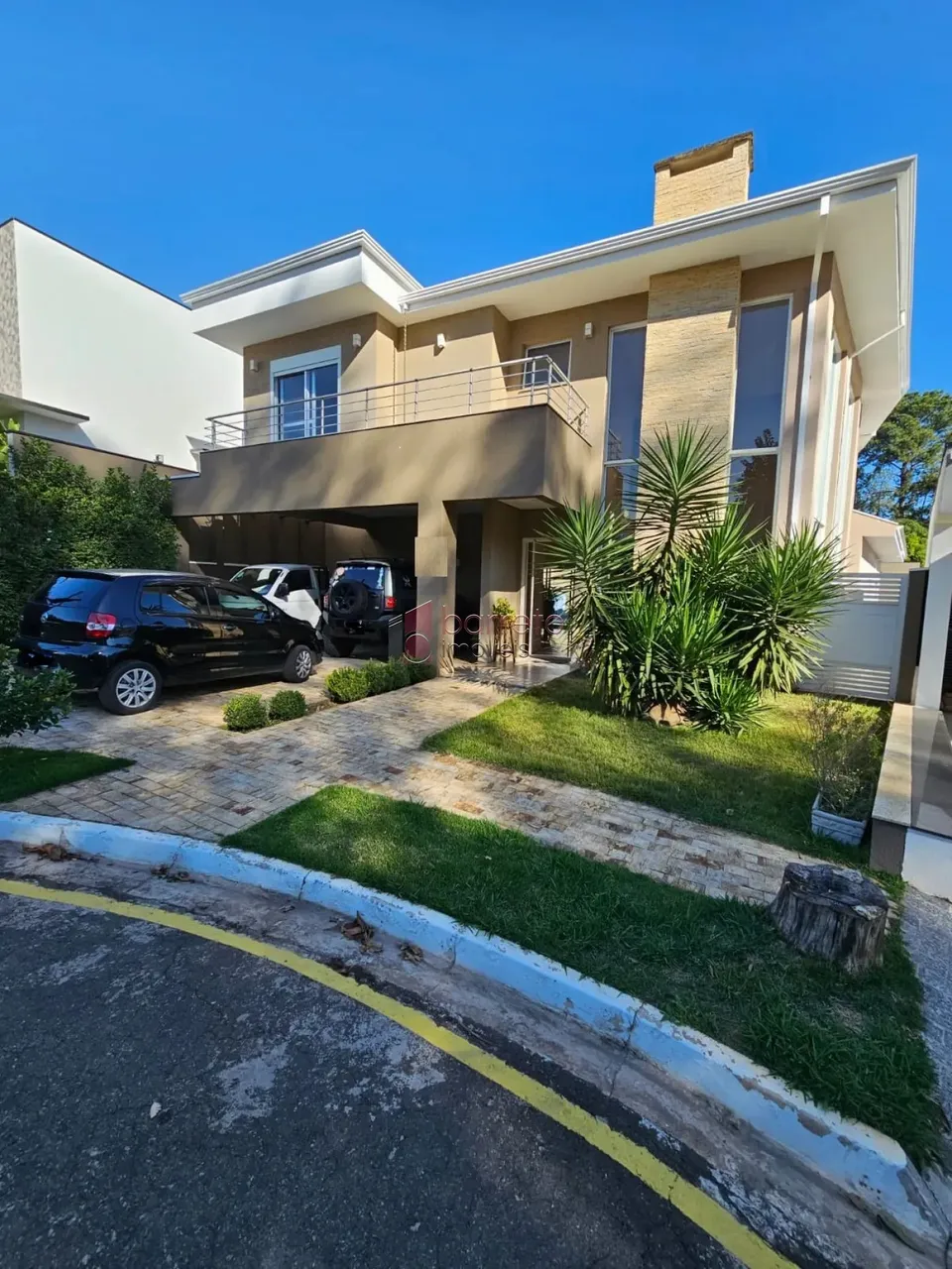 CASA 04 DORMITÓRIOS À VENDA NO CONDOMÍNIO PORTAL DA PRIMAVERA NO ENGORDADOURO EM JUNDIAÍ