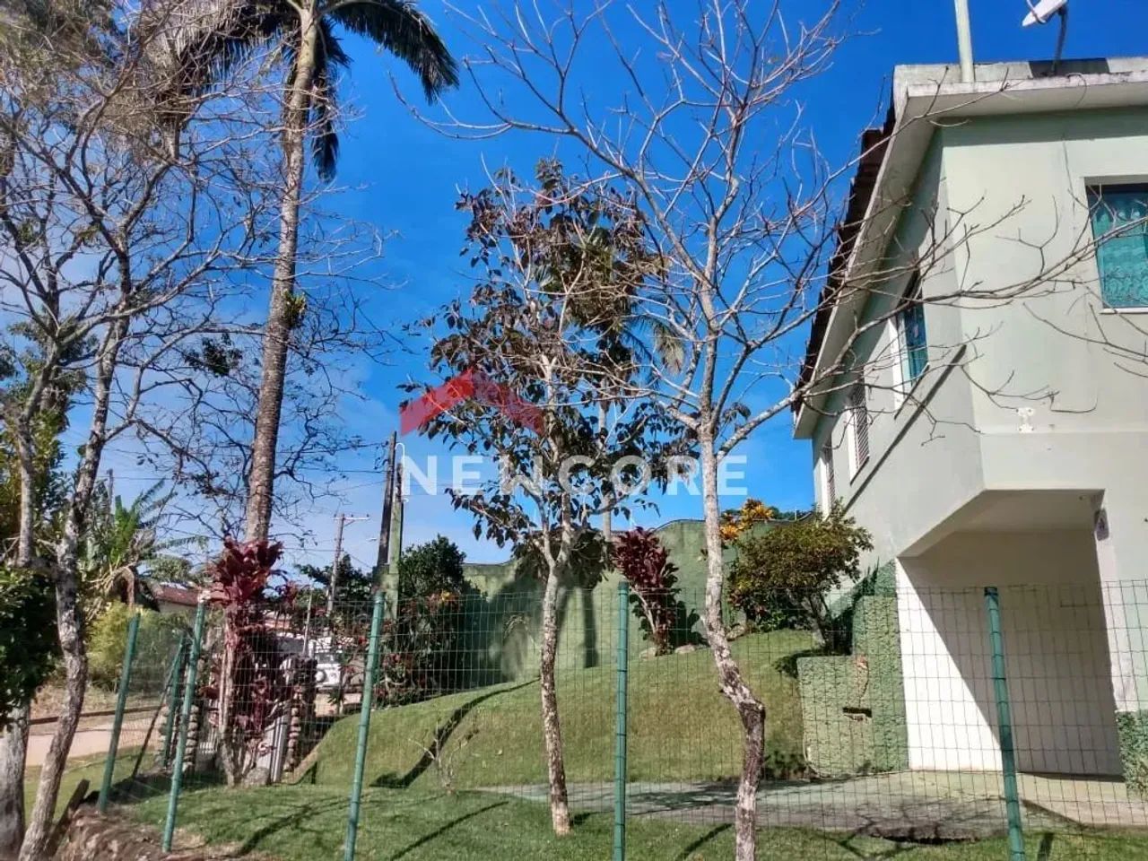 Chácara em condomínio em Rua Anna Zamarzahl Y Carnero - Balneário Gardem Mar - Caraguatatu - Foto 2