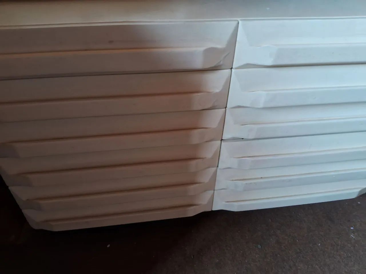 White wooden drawer64374838321410121