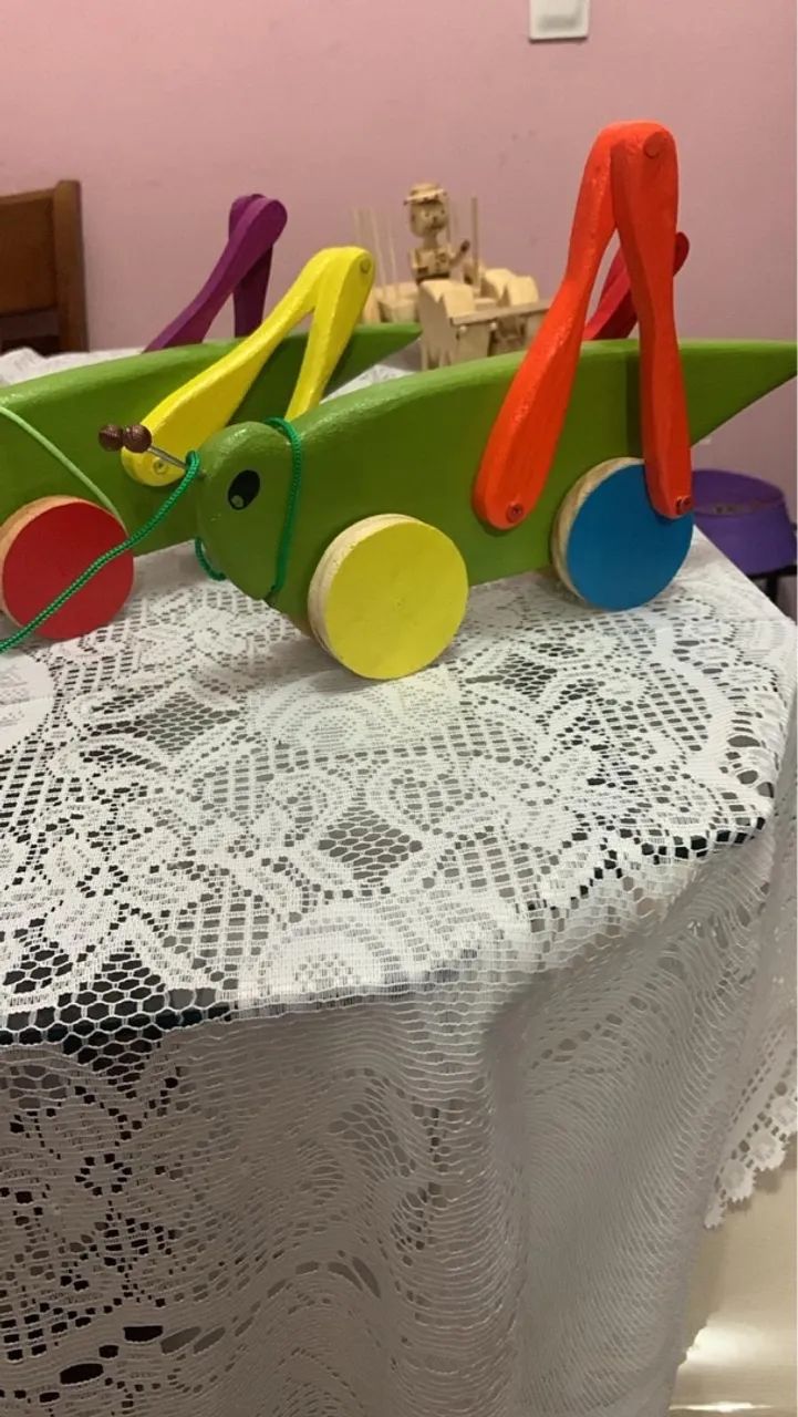Grilo brinquedo de madeira - Foto 2