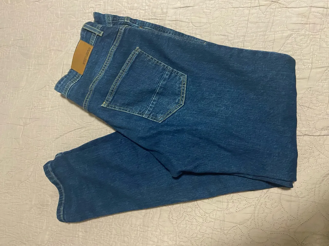 Calça jeans semi nova tamanho 44