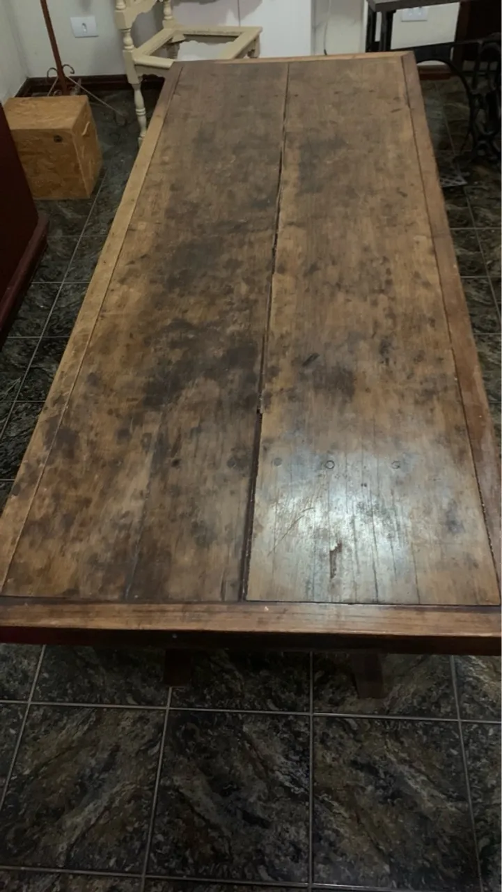 Mesa de jantar rústica de madeira maciça