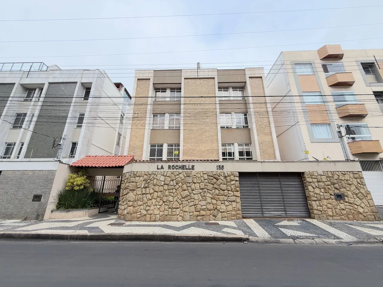 Oportunidade imperdível no Cascatinha: apartamento espaçoso, de frente, com vista e excele