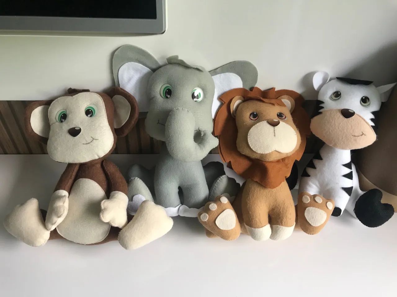 Kit de Pelúcias Safari - Elefante, Leão, Macaco e Zebra