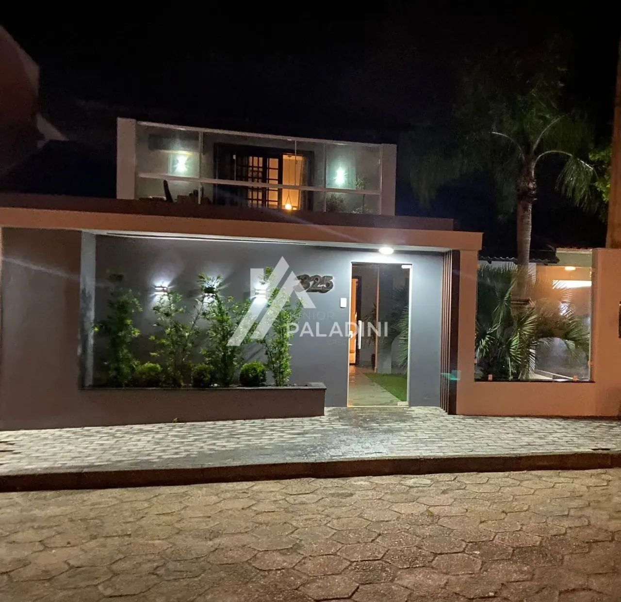 Casa alto padrão , Imbituba: 3 quartos, piscina, 300m do mar, móveis planejados!