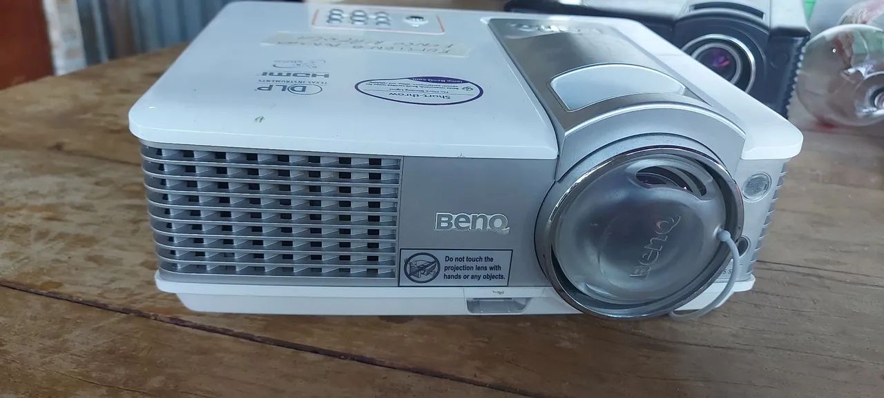 Benq projector HDMI has fungus on the screen but does not interfere with use64573481152131121