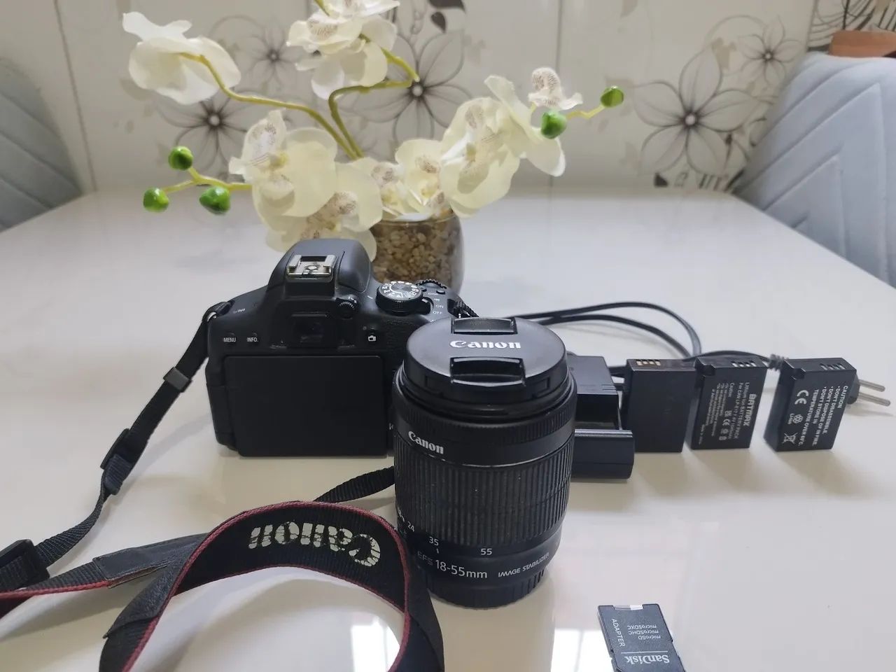 Câmera Canon T6i com acessórios - Foto 2